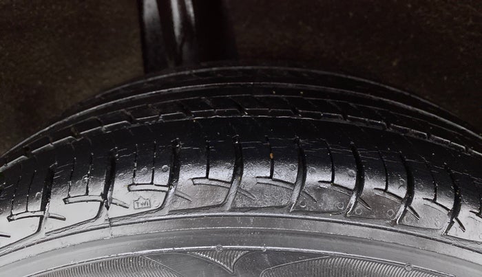 2016 Maruti Baleno DELTA PETROL 1.2, Petrol, Manual, 41,568 km, Right Rear Tyre Tread