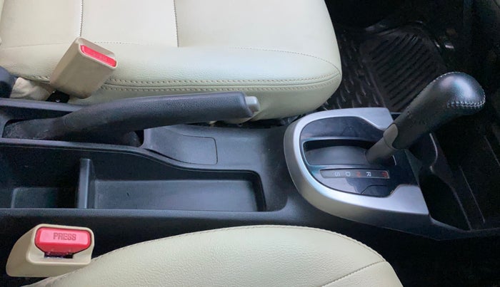2017 Honda Jazz 1.2L I-VTEC V AT, Petrol, Automatic, 82,655 km, Gear Lever