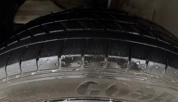 2020 Maruti XL6 ALPHA AT, Petrol, Automatic, 62,973 km, Left Front Tyre Tread