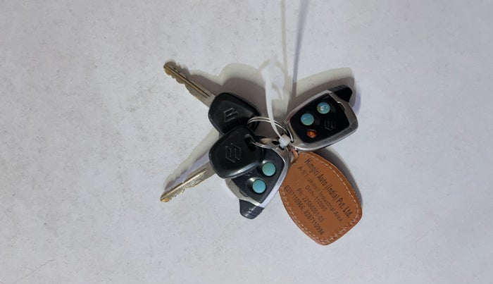 2015 Maruti Celerio VXI CNG, CNG, Manual, 66,066 km, Key Close Up