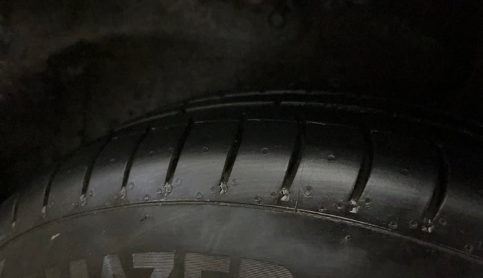 2015 Maruti Celerio VXI CNG, CNG, Manual, 66,066 km, Left Rear Tyre Tread