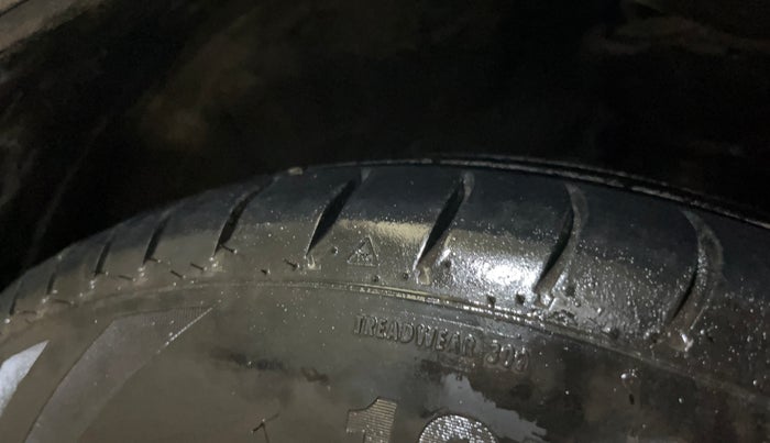 2015 Maruti Celerio VXI CNG, CNG, Manual, 66,066 km, Right Front Tyre Tread