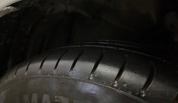 2015 Maruti Celerio VXI CNG, CNG, Manual, 66,066 km, Left Front Tyre Tread