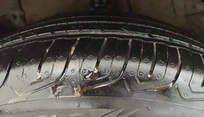 2018 Tata NEXON XM PETROL, Petrol, Manual, 50,677 km, Right Rear Tyre Tread