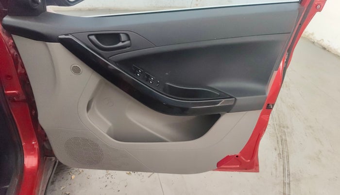 2018 Tata NEXON XM PETROL, Petrol, Manual, 50,677 km, Driver Side Door Panels Control