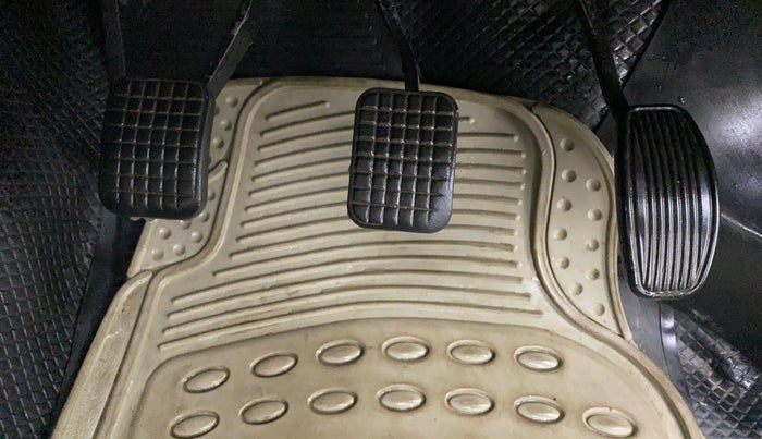 2013 Tata Indigo ECS VX CR4, Diesel, Manual, 98,911 km, Pedals