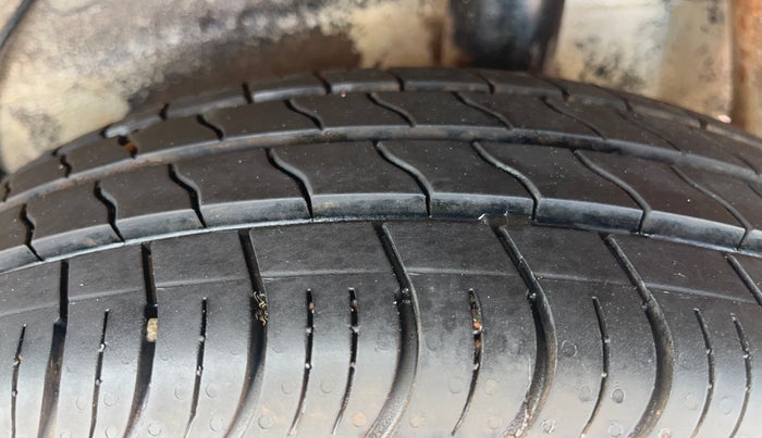 2016 Maruti Celerio ZXI (O), Petrol, Manual, 51,396 km, Left Rear Tyre Tread