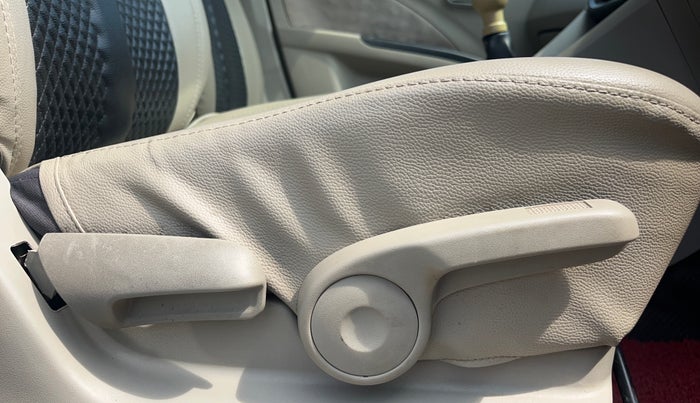 2016 Maruti Celerio ZXI (O), Petrol, Manual, 51,396 km, Driver Side Adjustment Panel