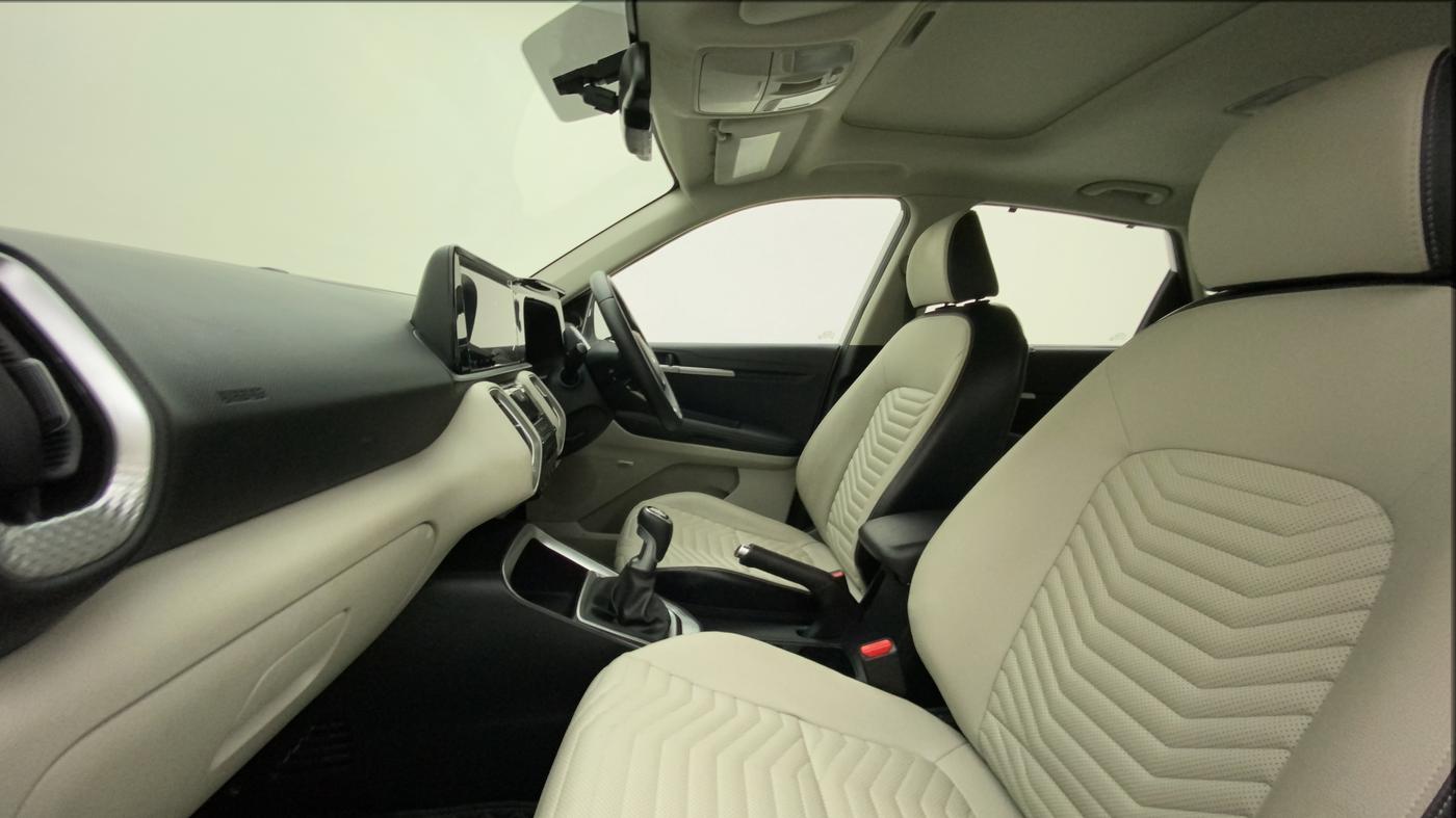 2022 KIA SONET HTX PLUS 1.0 IMT, Petrol, Manual, 16,997 km, Right Side Front Door Cabin