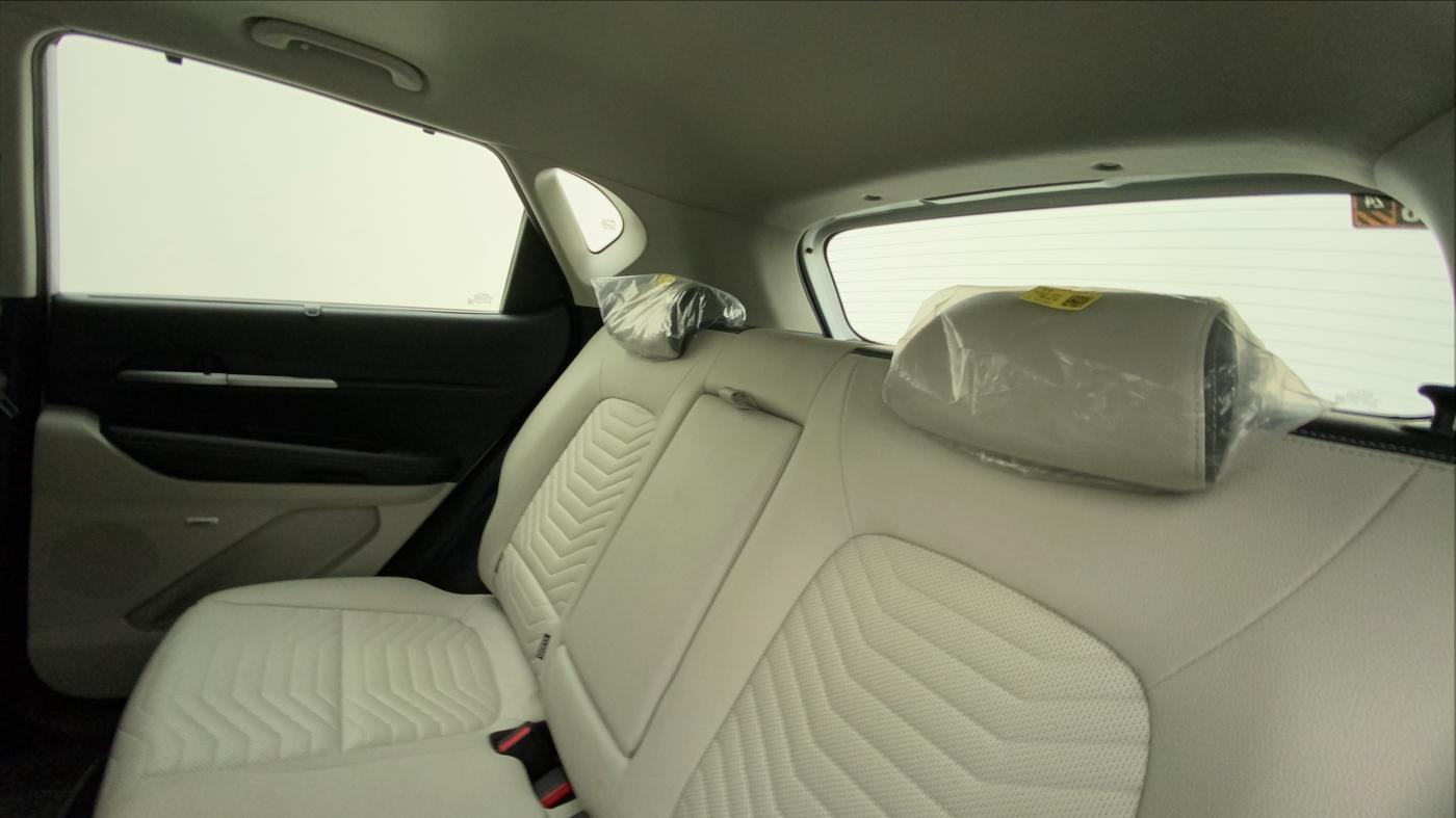 2022 KIA SONET HTX PLUS 1.0 IMT, Petrol, Manual, 16,997 km, Right Side Rear Door Cabin