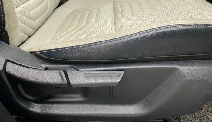 2022 KIA SONET HTX PLUS 1.0 IMT, Petrol, Manual, 16,997 km, Driver Side Adjustment Panel