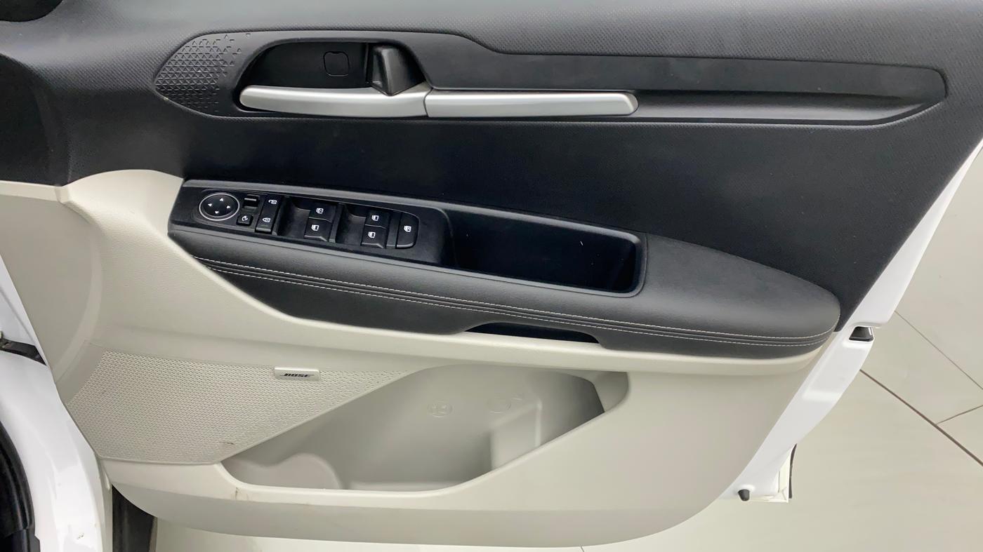 2022 KIA SONET HTX PLUS 1.0 IMT, Petrol, Manual, 16,997 km, Driver Side Door Panels Control