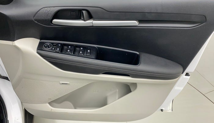 2022 KIA SONET HTX PLUS 1.0 IMT, Petrol, Manual, 16,997 km, Driver Side Door Panels Control