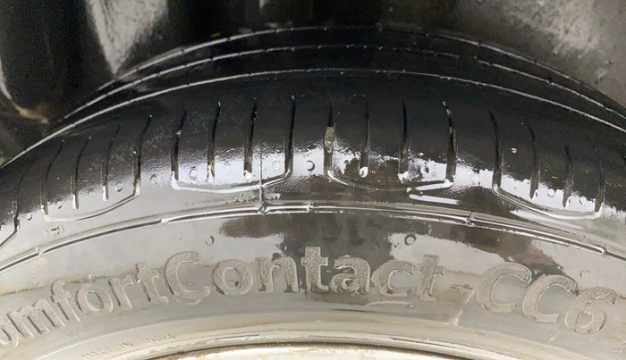 2017 Volkswagen Ameo HIGHLINE1.2L, Petrol, Manual, 1,30,371 km, Right Rear Tyre Tread