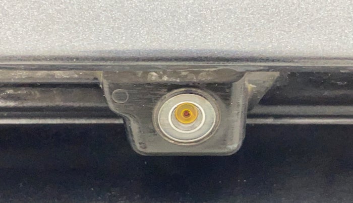 2017 Volkswagen Ameo HIGHLINE1.2L, Petrol, Manual, 1,30,371 km, Parking Camera