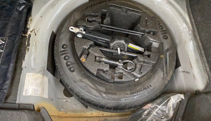 2017 Volkswagen Ameo HIGHLINE1.2L, Petrol, Manual, 1,30,371 km, Spare Tyre