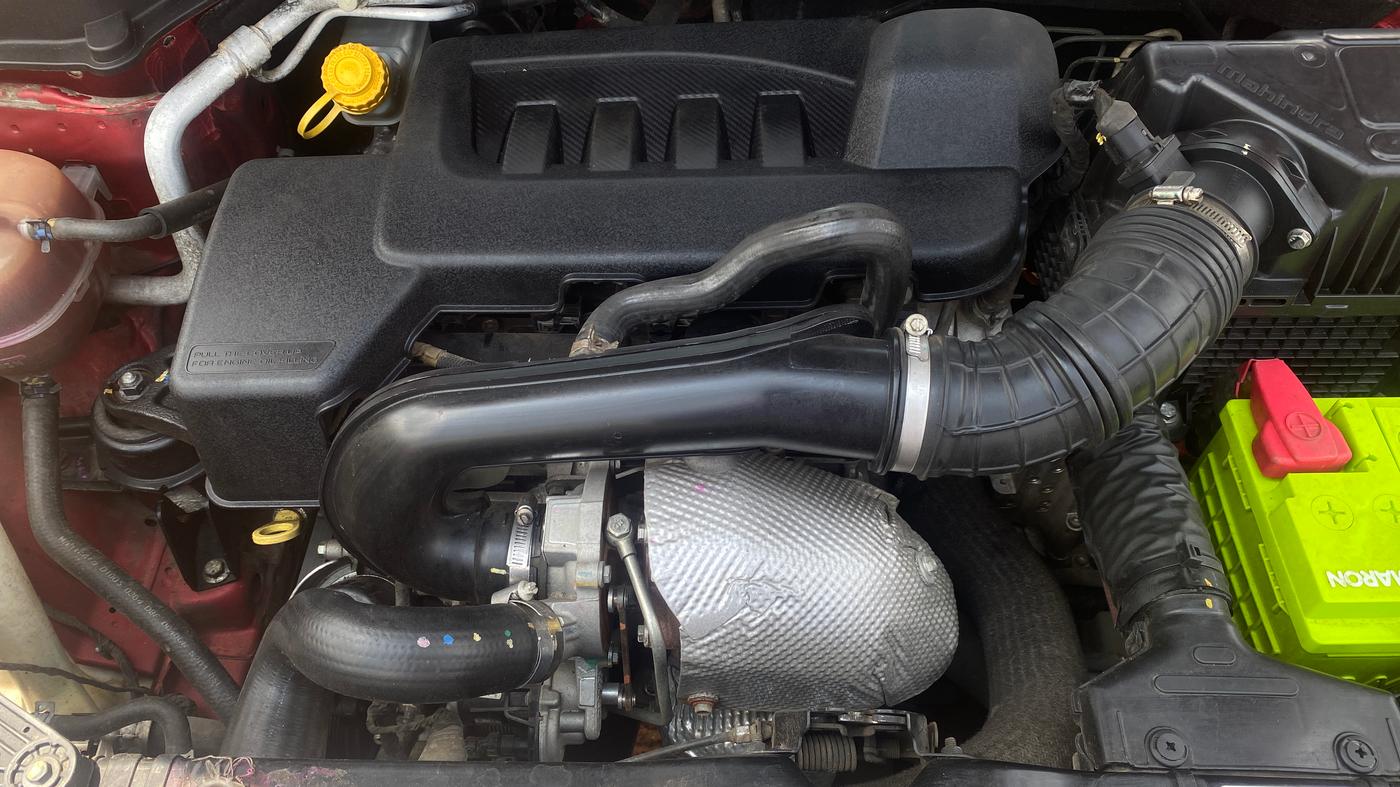 2019 Mahindra XUV300 W6 1.5 DIESEL AMT, Diesel, Automatic, 1,30,259 km, Engine View