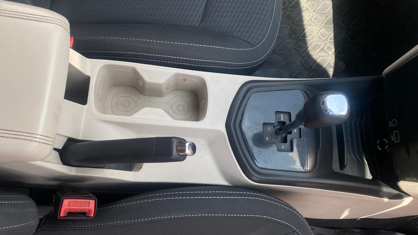 2019 Mahindra XUV300 W6 1.5 DIESEL AMT, Diesel, Automatic, 1,30,259 km, Gear Lever