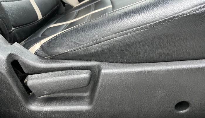 2020 Maruti Alto LXI CNG (O), CNG, Manual, 40,182 km, Driver Side Adjustment Panel