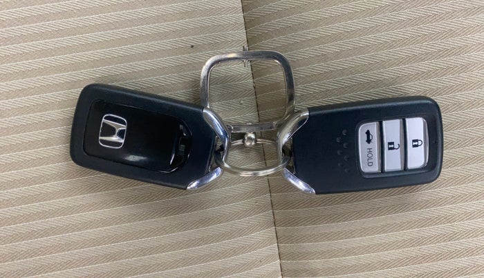 2023 Honda Amaze 1.2L I-VTEC VX CVT, Petrol, Automatic, 18,919 km, Key Close Up