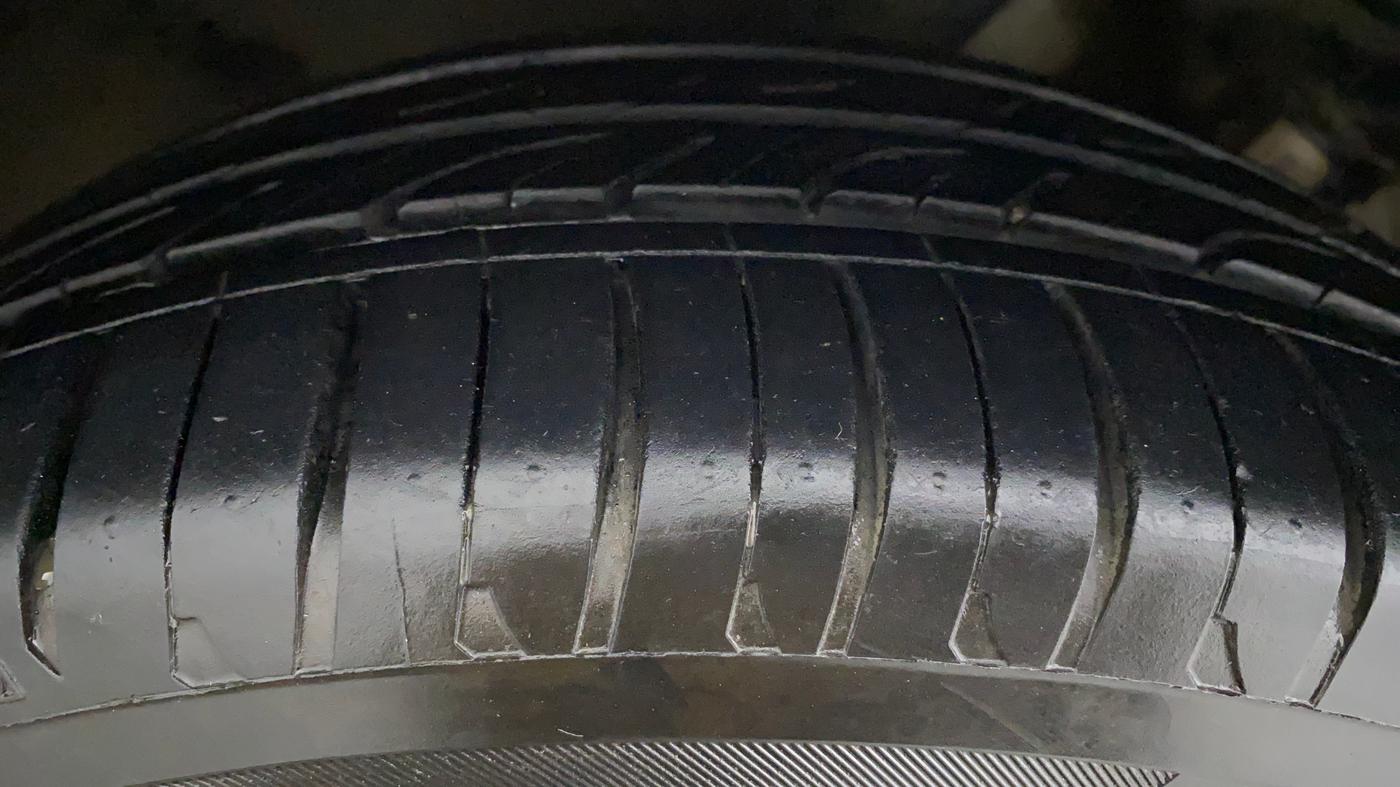 2017 Skoda Octavia 2.0 TDI STYLE PLUS AT, Diesel, Automatic, 60,922 km, Right Rear Tyre Tread