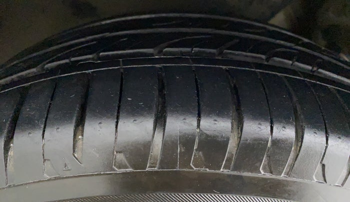 2017 Skoda Octavia 2.0 TDI STYLE PLUS AT, Diesel, Automatic, 60,922 km, Right Front Tyre Tread
