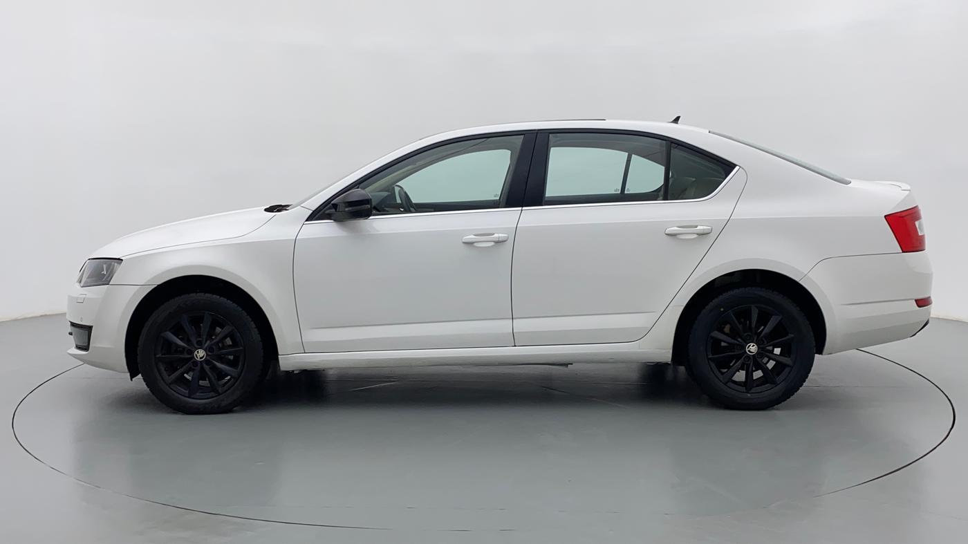 2017 Skoda Octavia 2.0 TDI STYLE PLUS AT, Diesel, Automatic, 60,922 km, Left Side