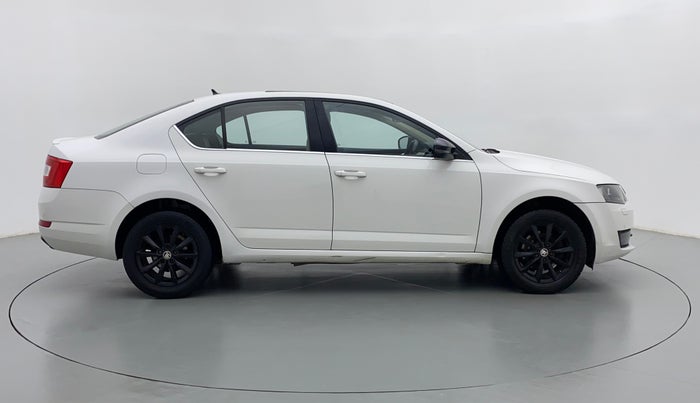 2017 Skoda Octavia 2.0 TDI STYLE PLUS AT, Diesel, Automatic, 60,922 km, Right Side