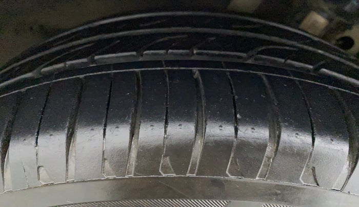2017 Skoda Octavia 2.0 TDI STYLE PLUS AT, Diesel, Automatic, 60,922 km, Left Front Tyre Tread