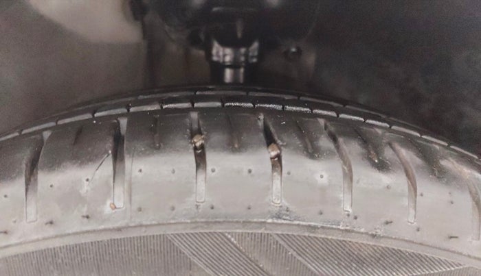 2024 Hyundai NEW I20 ASTA (O) 1.2 IVT, Petrol, Automatic, 9,274 km, Right Front Tyre Tread