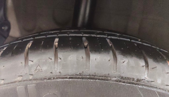 2024 Hyundai NEW I20 ASTA (O) 1.2 IVT, Petrol, Automatic, 9,274 km, Right Rear Tyre Tread