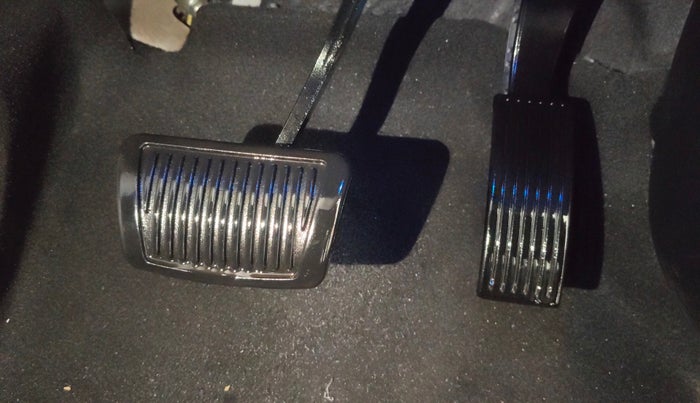 2024 Hyundai NEW I20 ASTA (O) 1.2 IVT, Petrol, Automatic, 9,274 km, Pedals