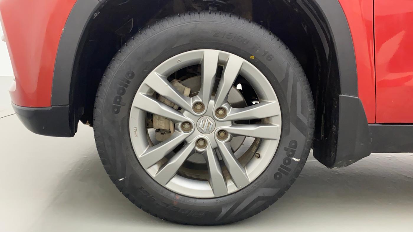 2017 Maruti Vitara Brezza ZDI, Diesel, Manual, 81,844 km, Left Front Wheel