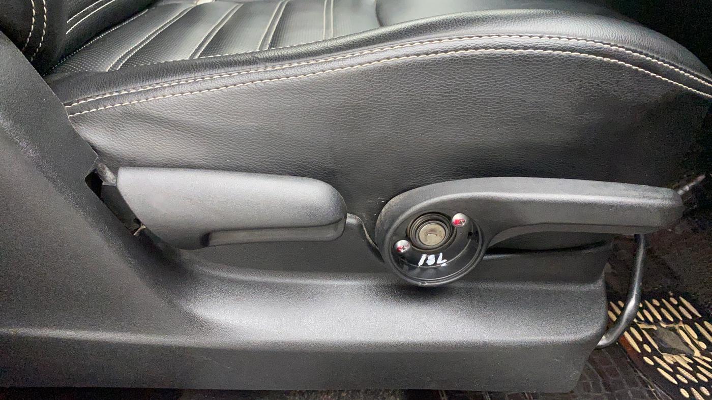 2017 Maruti Vitara Brezza ZDI, Diesel, Manual, 81,844 km, Driver Side Adjustment Panel