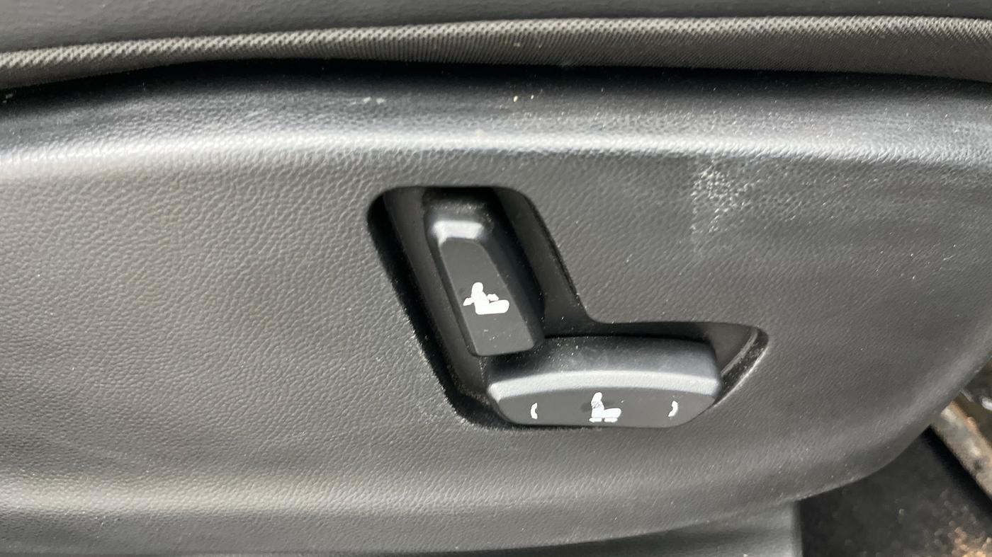 2020 MG HECTOR SHARP 1.5 DCT PETROL, Petrol, Automatic, 41,215 km, Driver Side Adjustment Panel