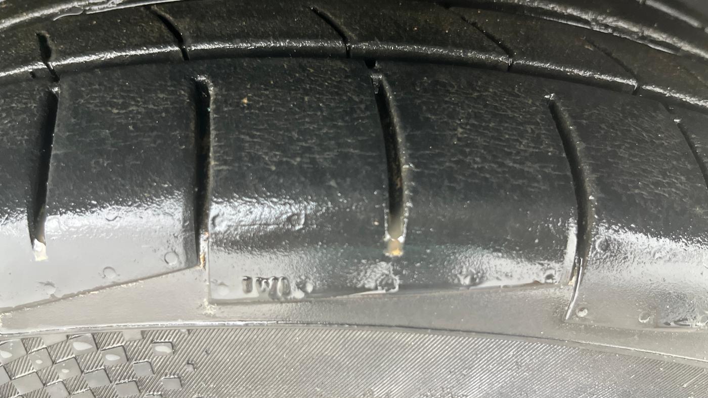 2020 MG HECTOR SHARP 1.5 DCT PETROL, Petrol, Automatic, 41,215 km, Right Front Tyre Tread