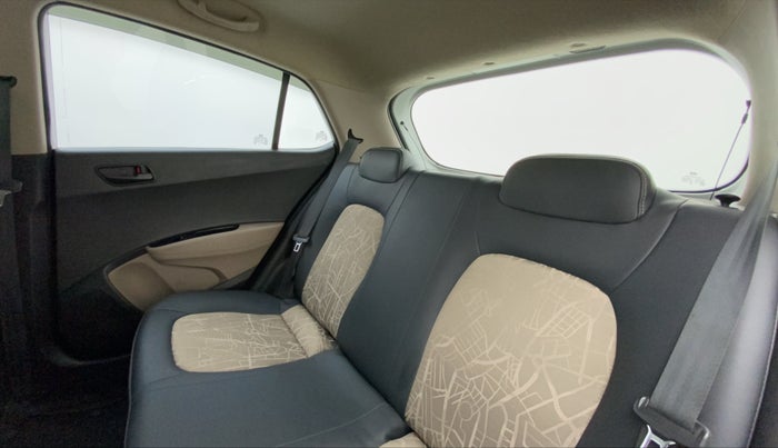2017 Hyundai Grand i10 MAGNA 1.2 KAPPA VTVT, Petrol, Manual, 29,033 km, Right Side Rear Door Cabin