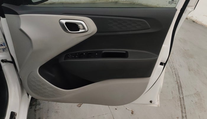 2023 Hyundai GRAND I10 NIOS SPORTZ 1.2 KAPPA VTVT CNG, CNG, Manual, 41,081 km, Driver Side Door Panels Control