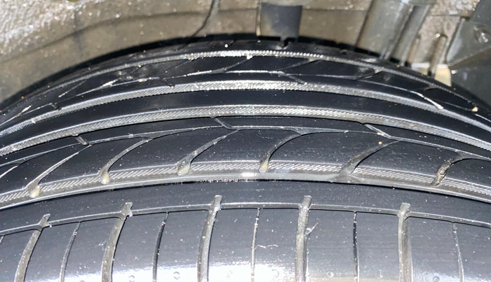 2020 Tata NEXON XE PETROL, Petrol, Manual, 97,484 km, Left Rear Tyre Tread