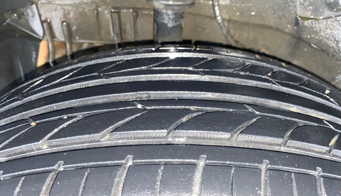 2020 Tata NEXON XE PETROL, Petrol, Manual, 97,484 km, Right Rear Tyre Tread