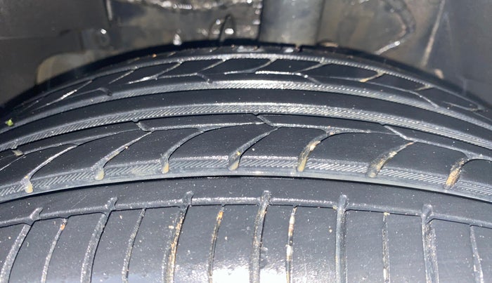 2020 Tata NEXON XE PETROL, Petrol, Manual, 97,484 km, Left Front Tyre Tread