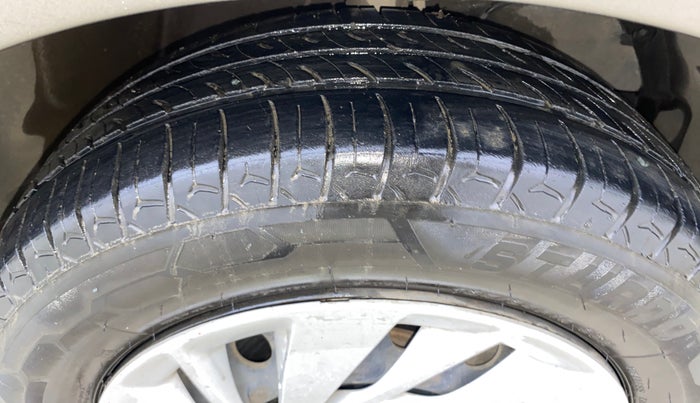 2019 Maruti Ertiga VXI CNG, CNG, Manual, 1,25,174 km, Right Front Tyre Tread