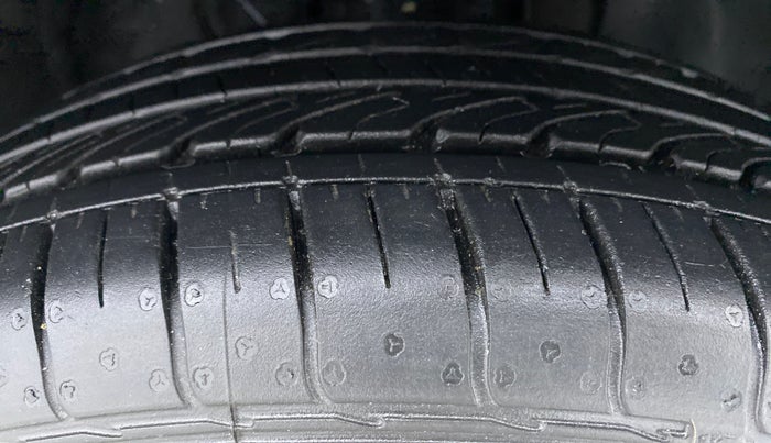 2021 Hyundai VENUE S MT 1.2 KAPPA, Petrol, Manual, 7,239 km, Right Front Tyre Tread