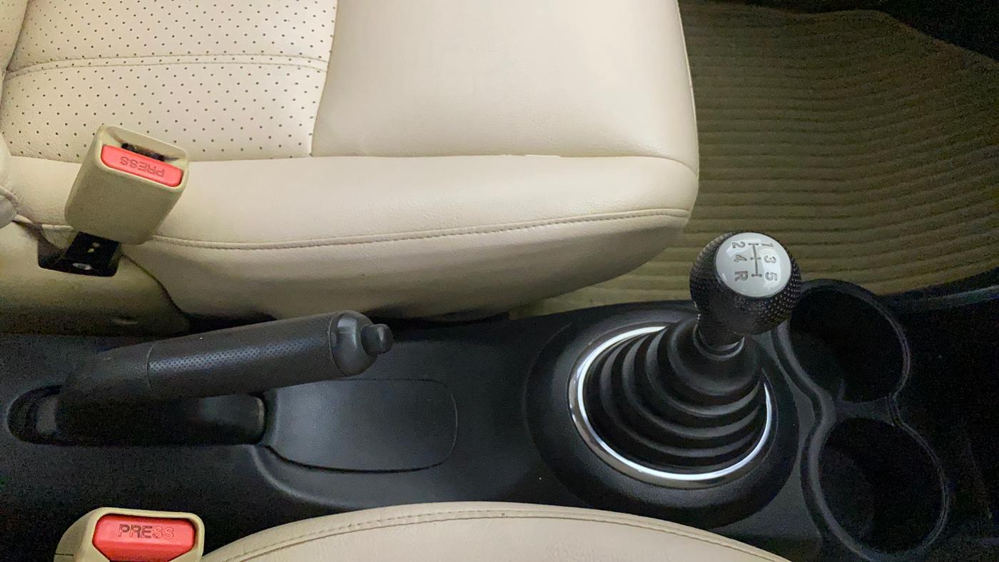 2017 Honda Amaze 1.2L I-VTEC S, CNG, Manual, 74,140 km, Gear Lever
