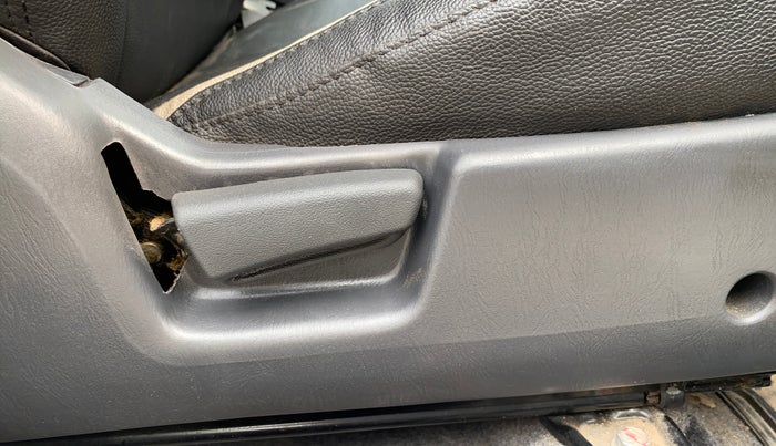 2019 Maruti Alto K10 VXI, CNG, Manual, 62,556 km, Driver Side Adjustment Panel