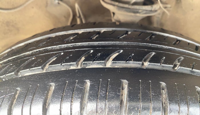 2019 Maruti Alto K10 VXI, CNG, Manual, 62,556 km, Left Front Tyre Tread