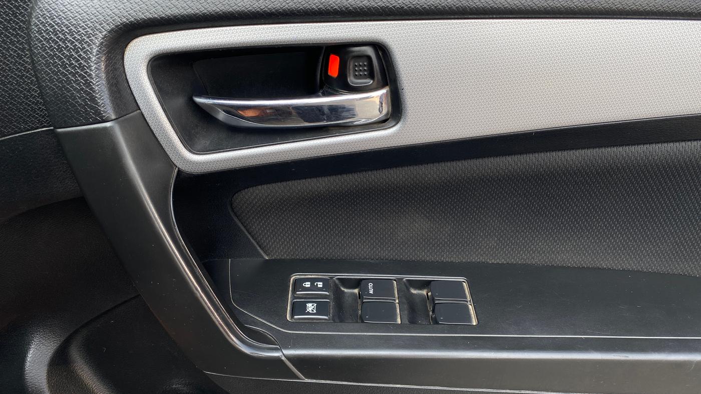 2020 Maruti Vitara Brezza ZXI PLUS, Petrol, Manual, 94,107 km, Driver Side Door Panels Control