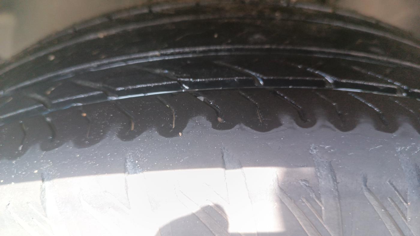 2021 Tata Safari XZ PLUS 6 S, Diesel, Manual, 38,740 km, Left Front Tyre Tread