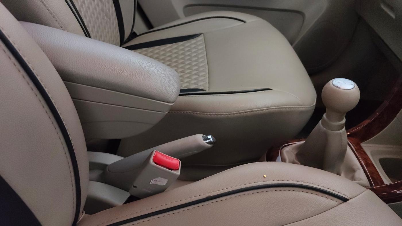 2017 Maruti Ertiga ZXI+, Petrol, Manual, 40,365 km, Gear Lever