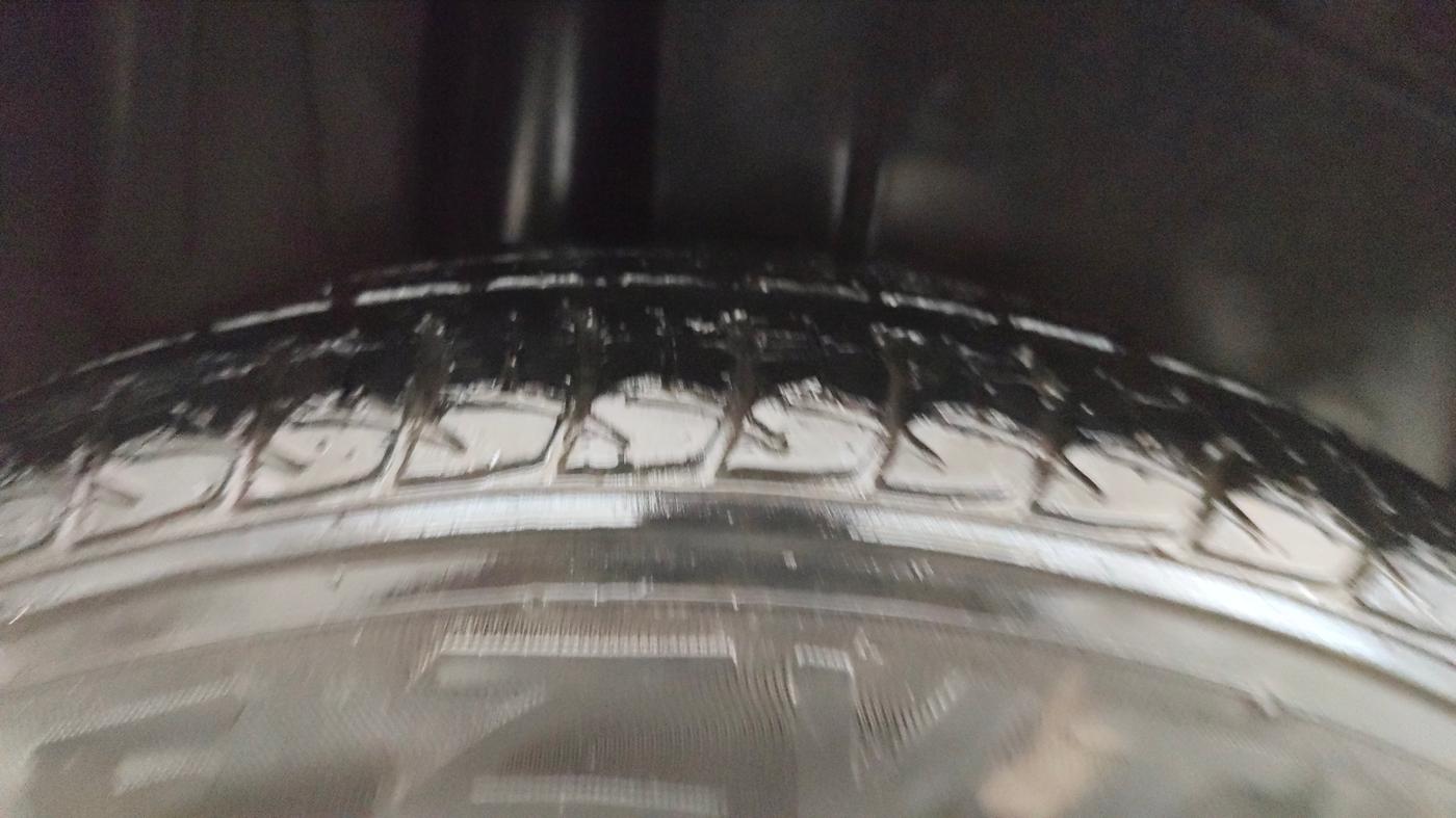 2017 Maruti Ertiga ZXI+, Petrol, Manual, 40,365 km, Right Rear Tyre Tread